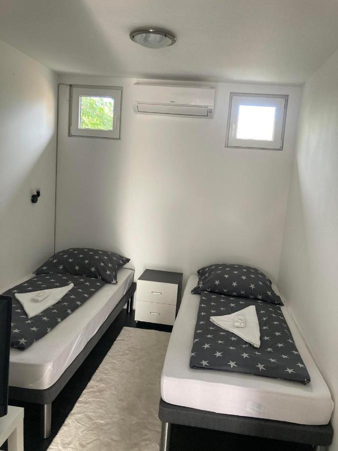 Aparthotel Arany Apartman Cegléd Exterior foto