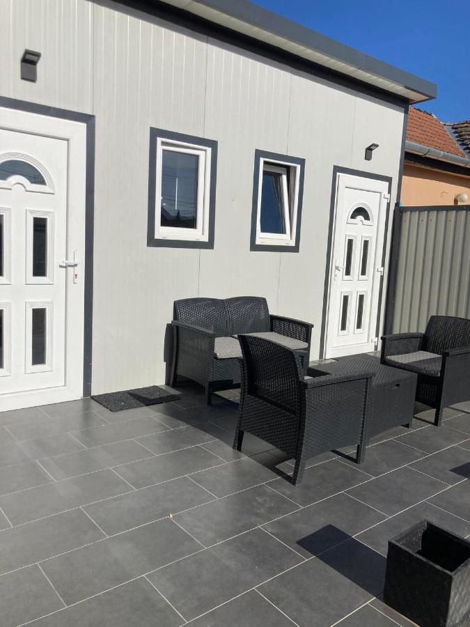 Aparthotel Arany Apartman Cegléd Exterior foto