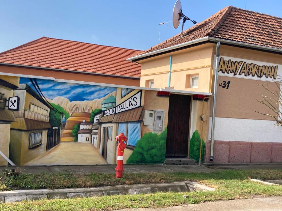 Aparthotel Arany Apartman Cegléd Exterior foto